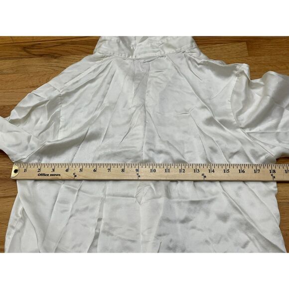 WinterSilks Women’s M White Button-Up Silk Shirt Floral Embroidered Vintage - Picture 5 of 8